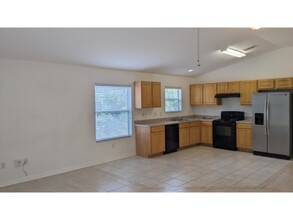 160 Plainview Dr in Palm Coast, FL - Foto de edificio - Building Photo