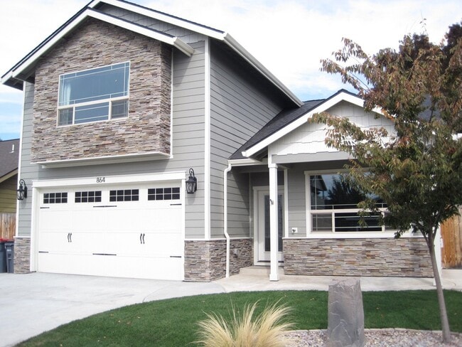 property at 864 Virginia Dr