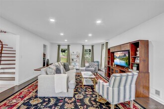 4 Shore View Cir in Pelham Manor, NY - Building Photo - Building Photo