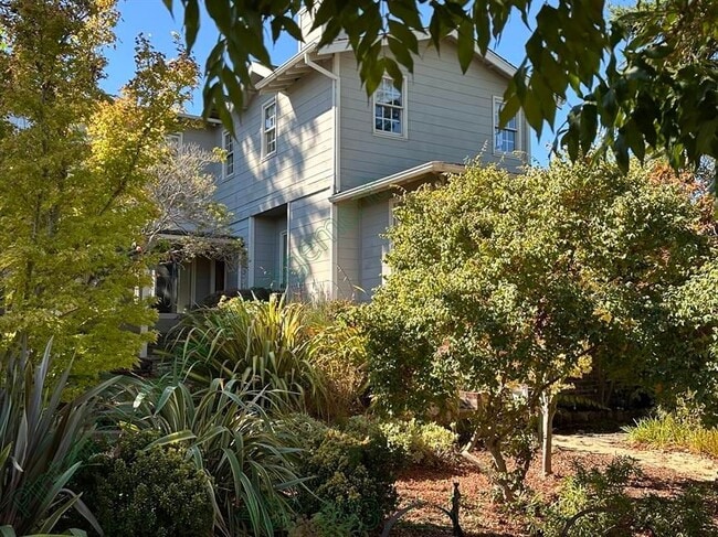 property at 108 Club Dr