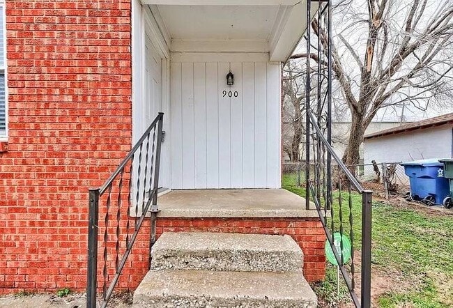 900 E Rose Dr in Midwest City, OK - Building Photo - Building Photo