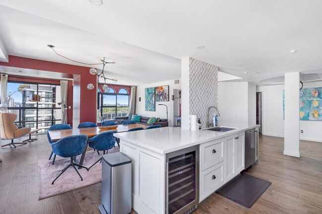 property at 909 Burrard St