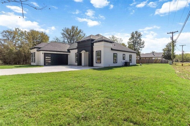 103 Kawainui Ln in Bastrop, TX - Building Photo - Building Photo