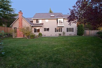 6519 152nd Ave SE in Bellevue, WA - Building Photo - Building Photo