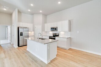 191-191 Nespral Dr in San Antonio, TX - Building Photo - Building Photo