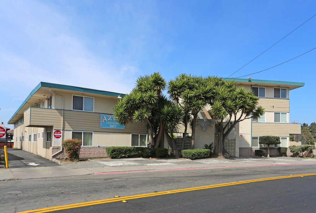 Aztec Apartments in San Pablo, CA - Building Photo