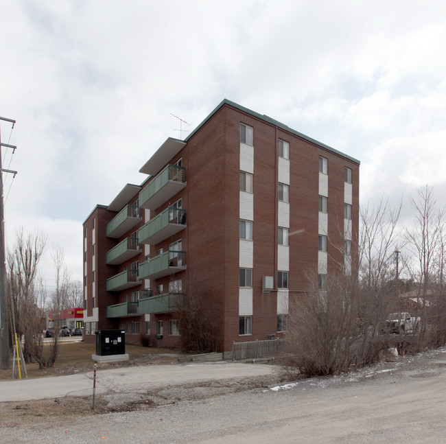 Bradford Apartments in Bradford West Gwillimbury, ON - Building Photo - Building Photo