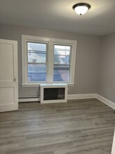 15 Willard St, Unit 17 Willard Street 3rd flr in Waterbury, CT - Foto de edificio - Building Photo