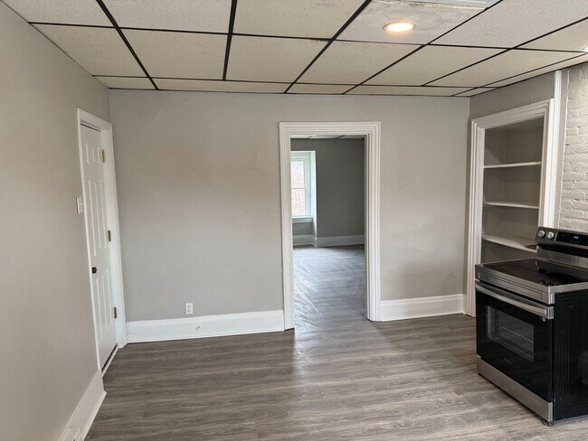 1932 Lowrie St in Pittsburgh, PA - Building Photo - Building Photo