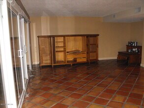 1565 Le Baron Ave in Jacksonville, FL - Foto de edificio - Building Photo
