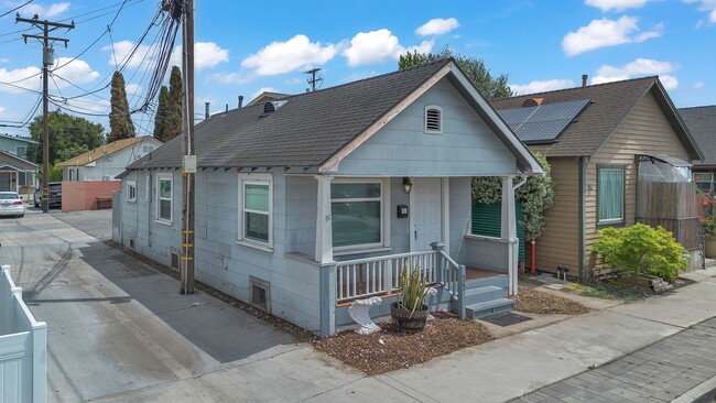 420 Bonito Ave in Long Beach, CA - Building Photo - Building Photo