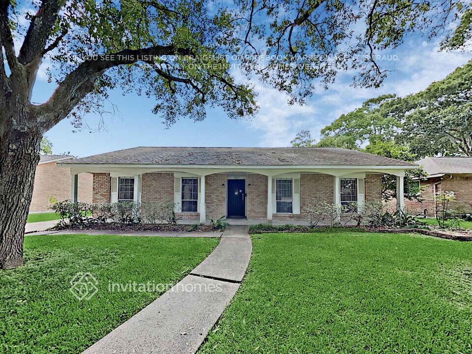 1927 Westlake Rd in Houston, TX - Building Photo