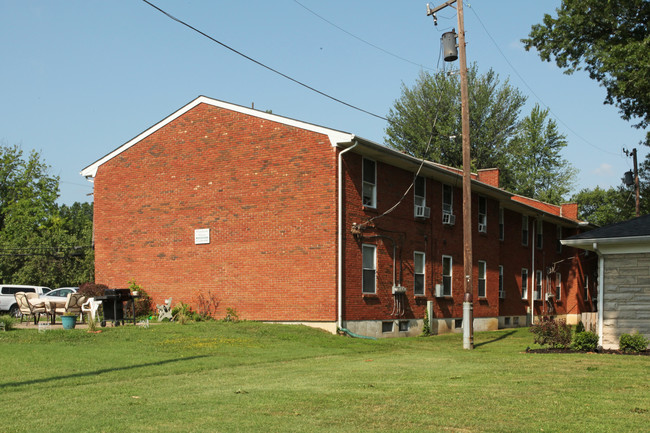 Woodside Manor in New Albany, IN - Building Photo - Building Photo