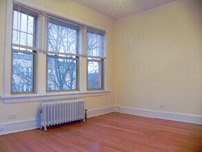 1607 W Berteau Ave, Unit 3 in Chicago, IL - Building Photo - Building Photo
