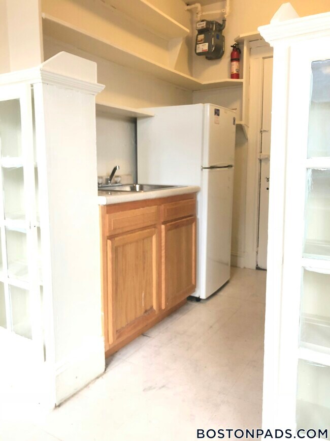 1167 Boylston St, Unit 18 in Boston, MA - Building Photo - Building Photo