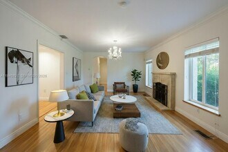 648 Sevilla Ave in Coral Gables, FL - Building Photo - Building Photo