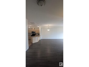 4304 139 Ave NW in Edmonton, AB - Building Photo - Building Photo