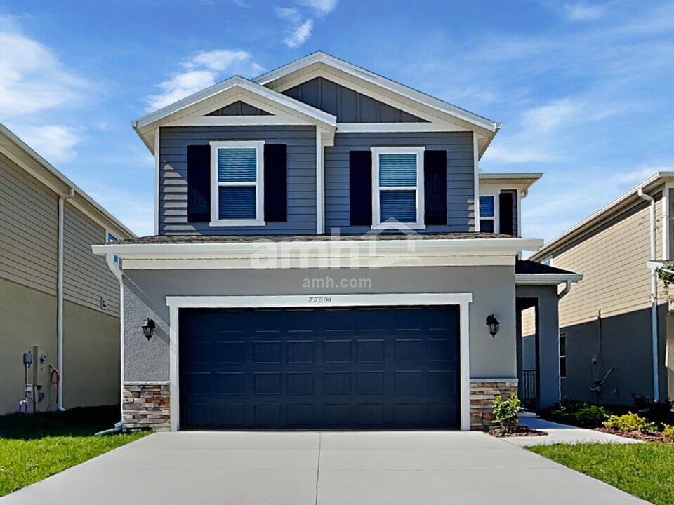 27334 St Andrews Ave in Wesley Chapel, FL - Building Photo