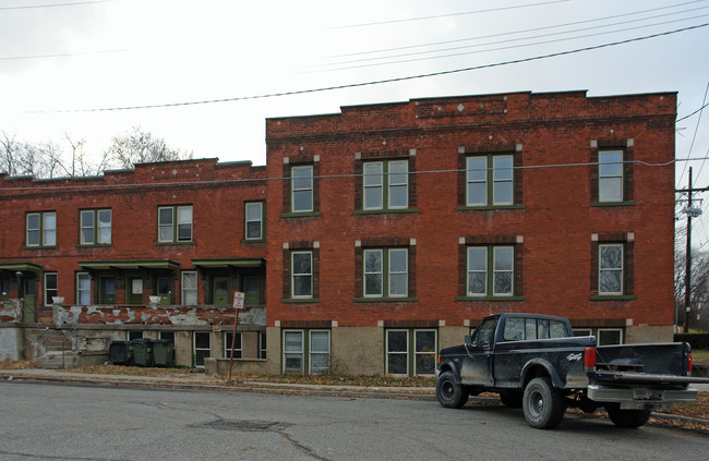 2819 Ashland Ave in Cincinnati, OH - Building Photo - Building Photo