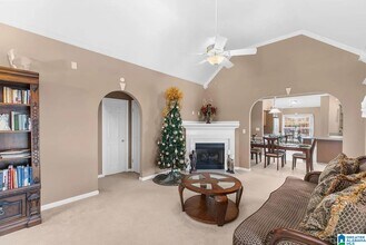 101 Hayesbury Ln in Pelham, AL - Building Photo - Building Photo