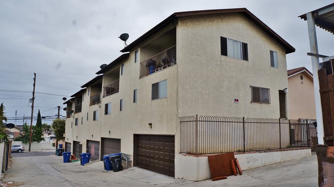 424 W Ofarrell St in San Pedro, CA - Building Photo - Building Photo