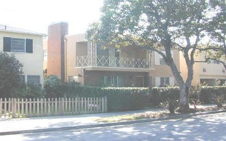 7964 Norton Ave in West Hollywood, CA - Building Photo