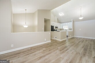 2535 Kelly Lake Dr in Decatur, GA - Building Photo - Building Photo