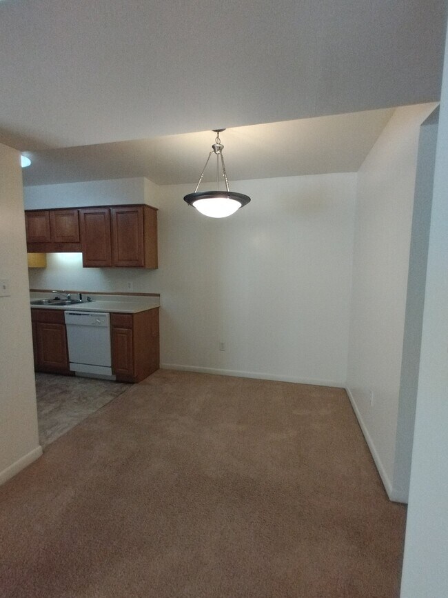 600 Reusens Rd, Unit 1 Bedroom Waitlist in Lynchburg, VA - Foto de edificio - Building Photo