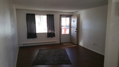 228 Glenda Dr in Loveland, CO - Building Photo - Building Photo