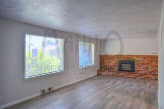 5709 N C St in Spokane, WA - Building Photo - Building Photo