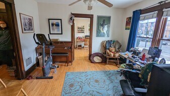 308 S Broom St, Unit 308 in Madison, WI - Building Photo