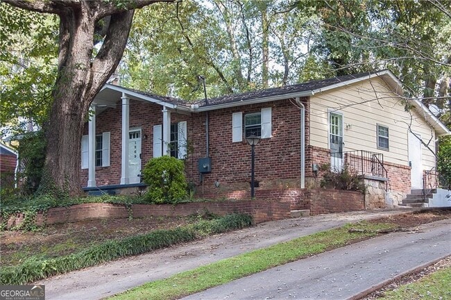 property at 1869 Robinhill Ct