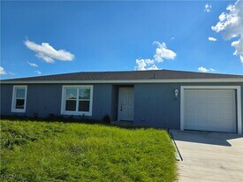 131 Carousel Ave in La Belle, FL - Building Photo