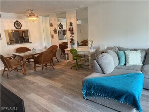 5535 Rattlesnake Hammock Rd in Naples, FL - Building Photo - Building Photo