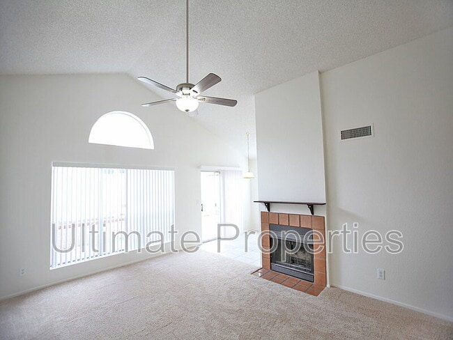 448 E Topeka Dr in Phoenix, AZ - Building Photo - Building Photo