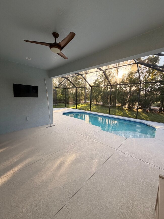 4325 Renwick Dr in Parrish, FL - Building Photo - Building Photo