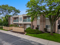 Tree Top Meadows in Novi, MI - Foto de edificio - Building Photo