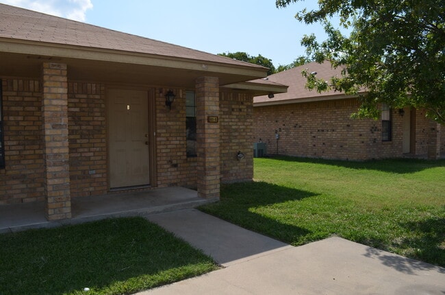 901 Crymes Ln in Harker Heights, TX - Building Photo - Building Photo