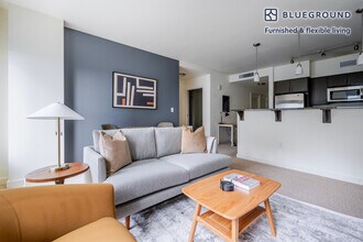 10351 NE 10th St, Unit SI FL11-ID977 in Bellevue, WA - Building Photo - Building Photo