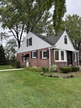 1625 W Farnum Ave in Royal Oak, MI - Building Photo - Building Photo