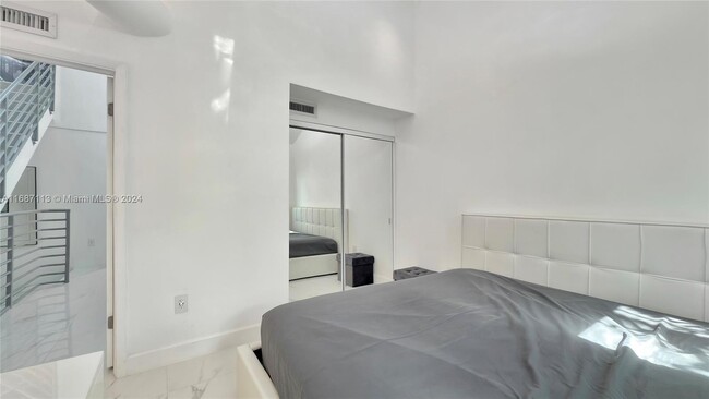 701 Michigan Ave, Unit 6 in Miami Beach, FL - Building Photo - Building Photo