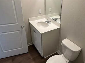 17026 Sutton Ln in Urbandale, IA - Building Photo - Building Photo