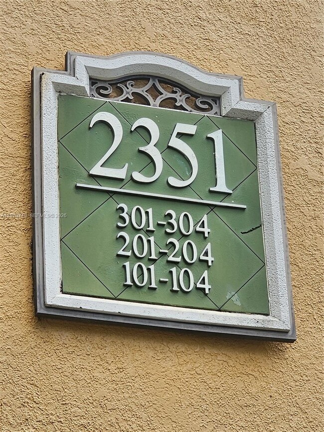 2351 W Preserve Way in Miramar, FL - Foto de edificio - Building Photo