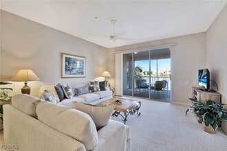 17040 Willowcrest Way in Ft. Myers, FL - Foto de edificio - Building Photo