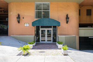 Marbella Condominiums in Miami, FL - Foto de edificio - Building Photo