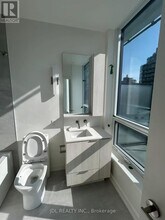 110 Broadway Ave in Toronto, ON - Building Photo - Building Photo