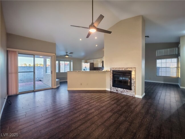 274 Grand Teton Dr in Henderson, NV - Building Photo - Building Photo