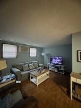 297 Ashland Ave, Unit 19 in Southbridge, MA - Building Photo - Building Photo