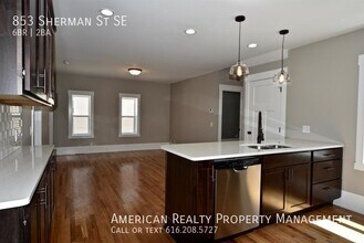 853 Sherman St SE in Grand Rapids, MI - Building Photo - Building Photo