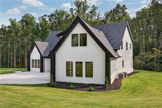 127 Deer Cyn Dr in Auburn, GA - Building Photo - Building Photo